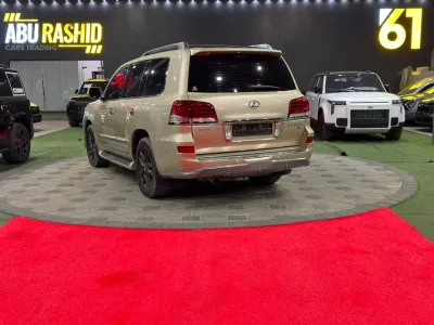 لكزس LX 570 موديل 2009 محولة إلى شكل 2015