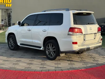 لكزس LX 570 موديل 2010 محولة بتصميم رياضي إلى شكل 2015