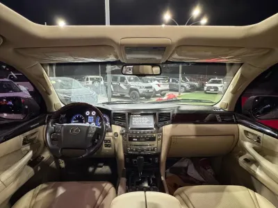 لكزس LX 570 موديل 2009 محولة إلى شكل 2015