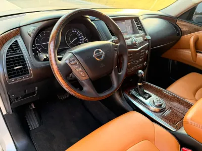 2017 Nissan Patrol SE Platinum City V6 GCC Specs