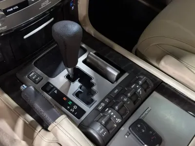 لكزس LX 570 موديل 2013