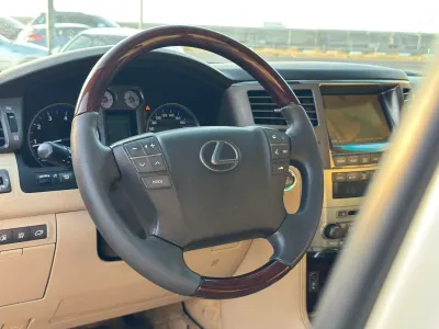 لكزس LX 570 موديل 2010 محولة بتصميم رياضي إلى شكل 2015