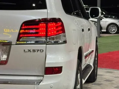 لكزس LX 570 موديل 2013