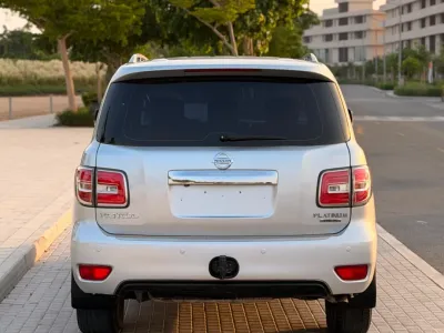 2017 Nissan Patrol SE Platinum City V6 GCC Specs