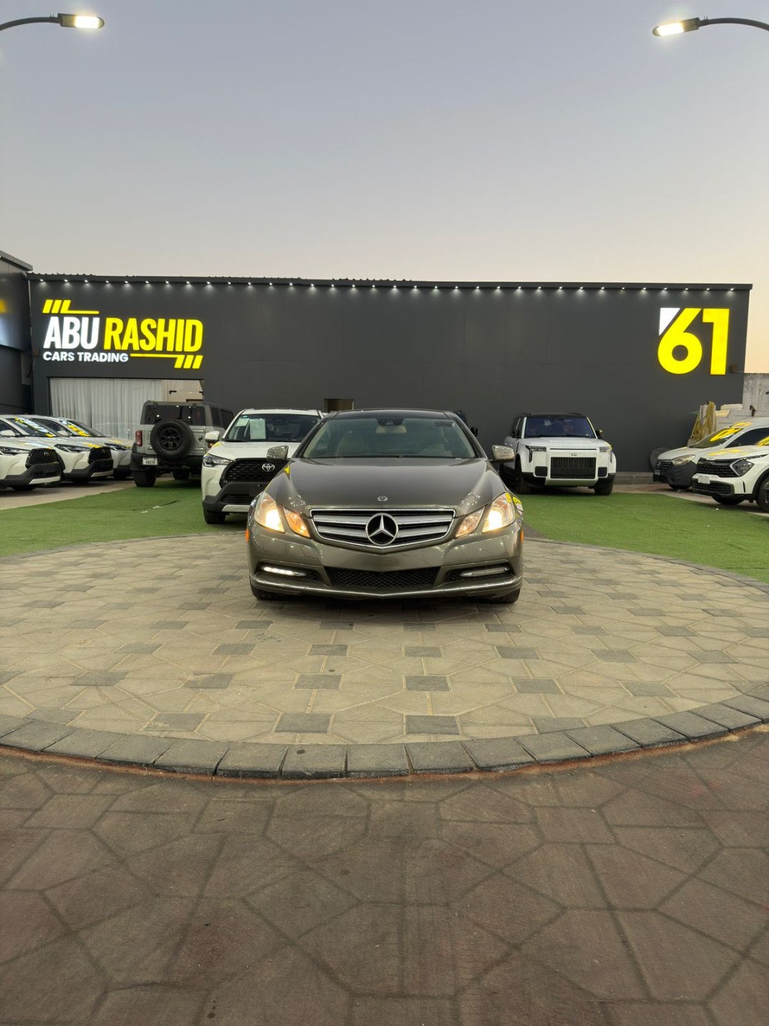 مرسيدس بنز E 350 موديل 2012 - صورة 1