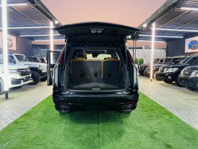 2021 Cadillac Escalade Premium Luxury US Specs