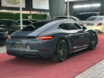 2018 Porsche 718 Cayman S GCC Specs
