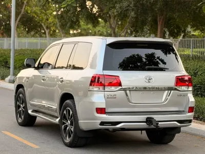 2014 Toyota Land Cruiser VXR 2020-Style Conversion GCC Specs