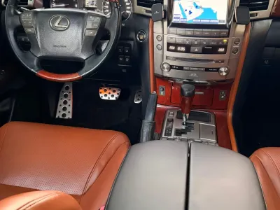 2014 Lexus LX 570 S GCC Specs
