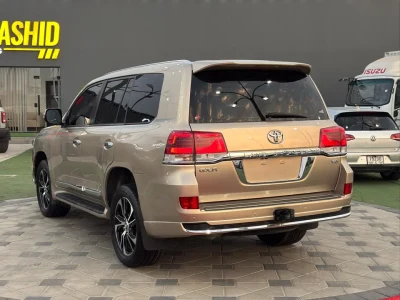 2015 Toyota Land Cruiser GXR GCC Specs