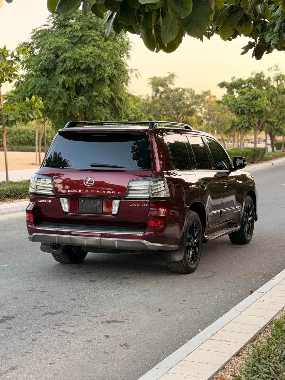 2014 Lexus LX 570 S GCC Specs