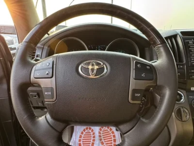 2011 Toyota Land Cruiser VXR GCC Specs