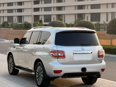 2017 Nissan Patrol SE Platinum City V6 GCC Specs
