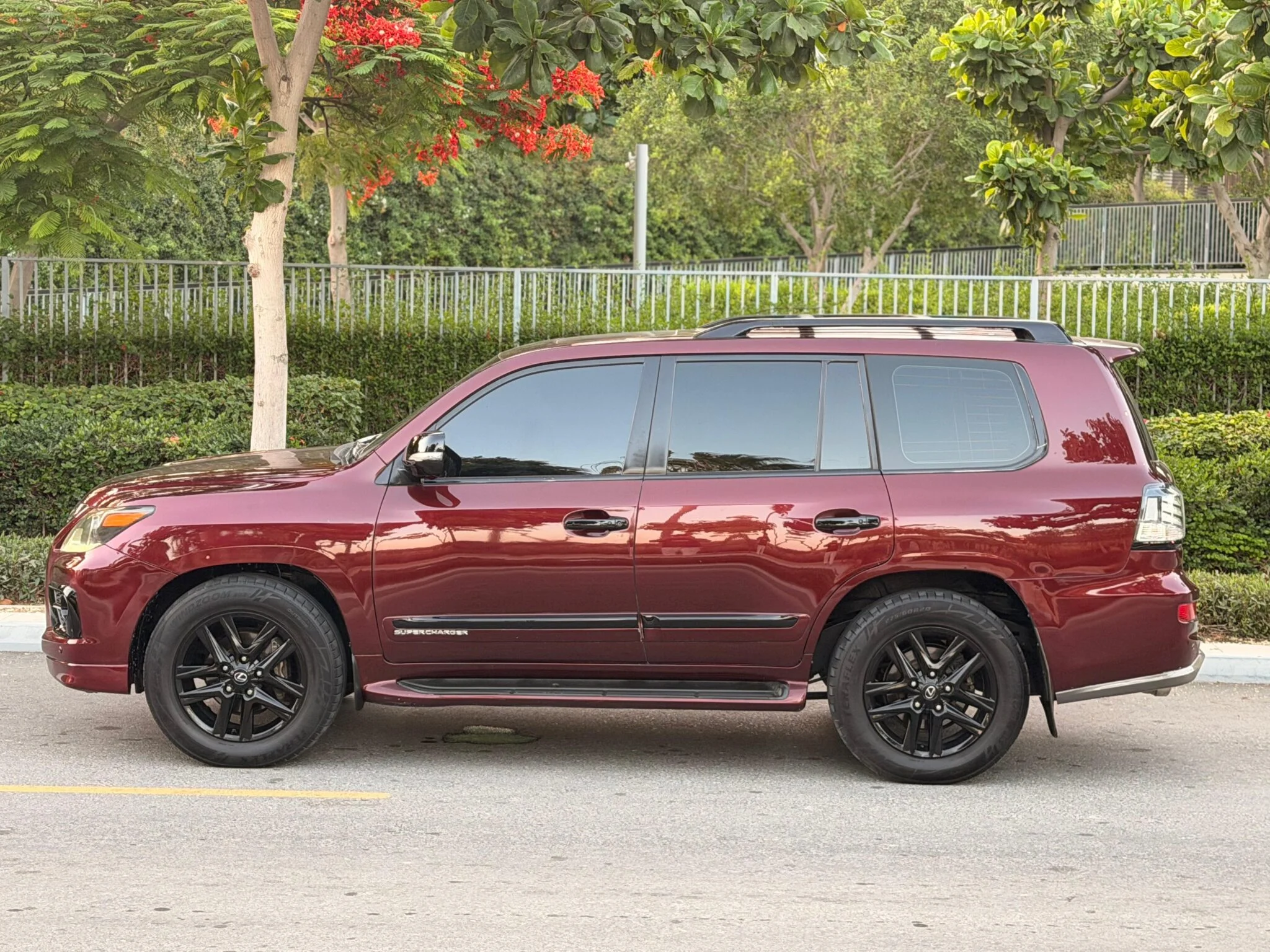 2014 Lexus LX 570 S GCC Specs