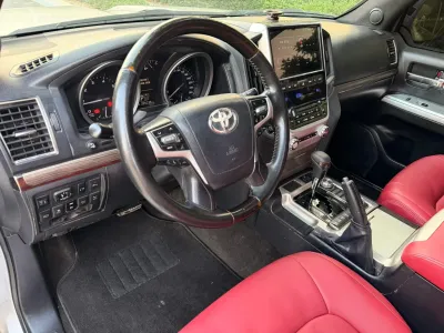2014 Toyota Land Cruiser VXR 2020-Style Conversion GCC Specs