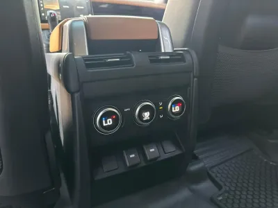 2024 Land Rover Defender 130 P400 American Specs