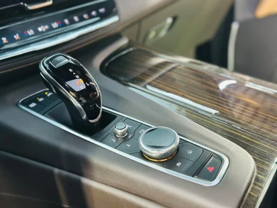 2021 Cadillac Escalade Premium Luxury US Specs