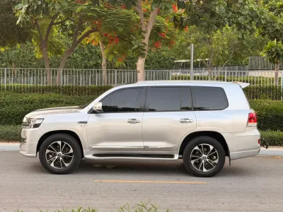 2014 Toyota Land Cruiser VXR 2020-Style Conversion GCC Specs
