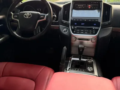 2014 Toyota Land Cruiser VXR 2020-Style Conversion GCC Specs