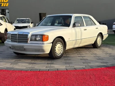 مرسيدس بنز 300 SE 1988