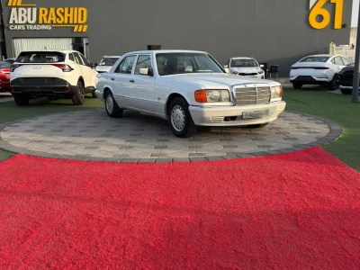 مرسيدس بنز 300 SE 1988