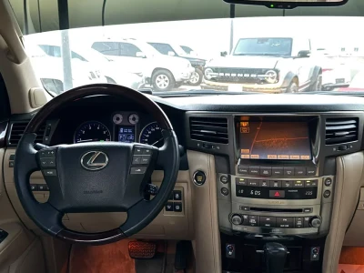 لكزس LX570 موديل 2010 مواصفات خليجية