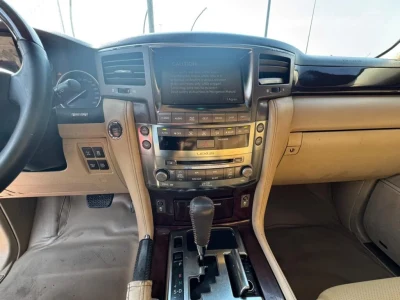 لكزس LX570 موديل 2009 مواصفات خليجية
