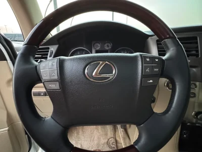 لكزس LX570 موديل 2010 مواصفات خليجية