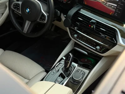بي إم دبليو M550i xDrive M Performance موديل 2021