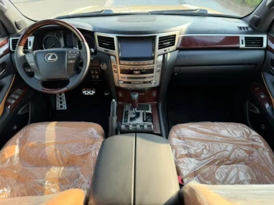لكزس LX570 موديل 2014 مواصفات خليجية
