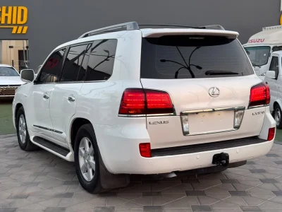 لكزس LX570 موديل 2010 مواصفات خليجية