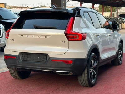 فولفو XC40 T4 موديل 2020 مواصفات خليجية