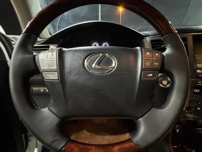 2011 Lexus LX570 5.7L V8 GCC Specs