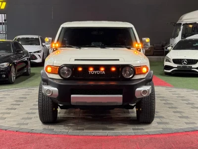 تويوتا FJ كروزر 2015