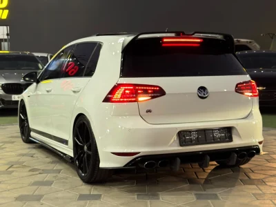 2015 Volkswagen Golf R 2.0 TSI 4MOTION GCC Specs