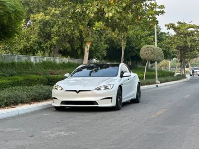 2023 Tesla Model S Plaid Tri-Motor AWD GCC Specs