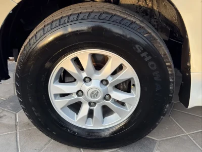 2010 Toyota Land Cruiser GXR V8 GCC Specs