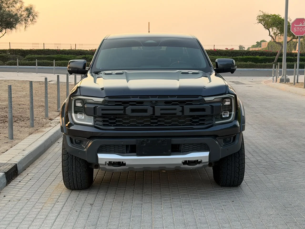 فورد رينجر رابتر موديل 2023 محرك 3.0L V6 توين تيربو دفع رباعي مواصفات خليجية