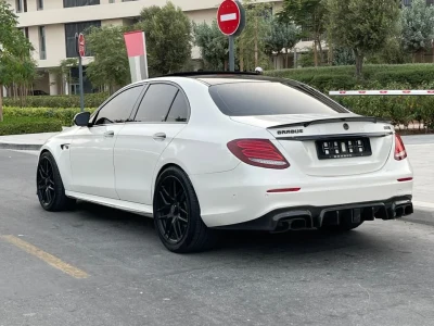 مرسيدس AMG E63 موديل 2017 محولة خارجيًا إلى ستايل برابوس – وارد اليابان