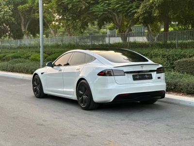 2023 Tesla Model S Plaid Tri-Motor AWD GCC Specs
