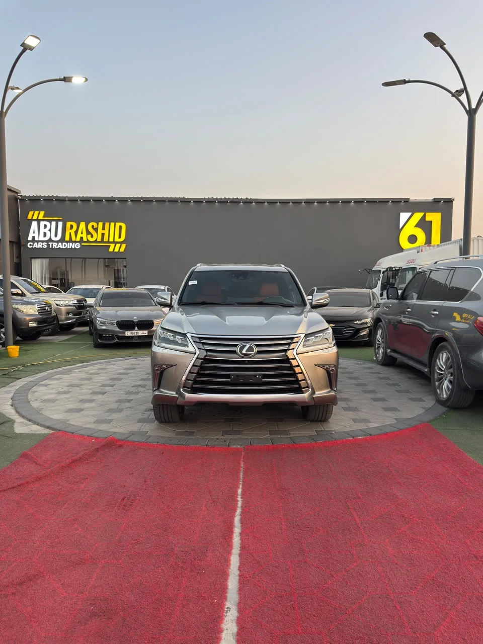 لكزس LX570 موديل 2017 مواصفات خليجية