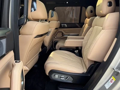 2025 BYD Leopard 8 6-Seater