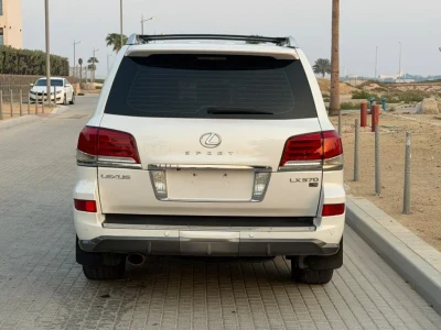 لكزس LX570 موديل 2010 محولة بالكامل إلى ستايل 2015 مواصفات خليجية