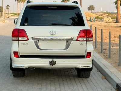 تويوتا لاند كروزر VXR موديل 2010 مواصفات خليجية