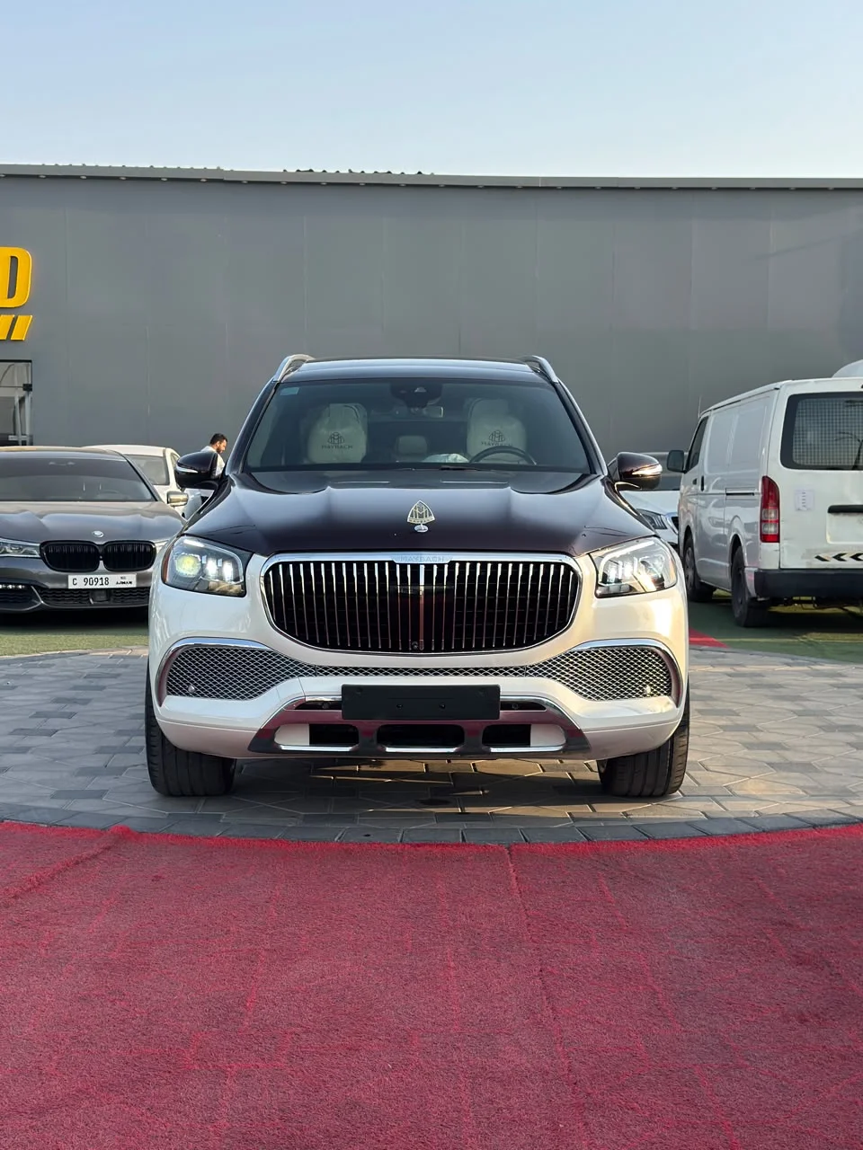 مرسيدس بنز GLS 450 موديل 2020 محولة بالكامل إلى ستايل مايباخ