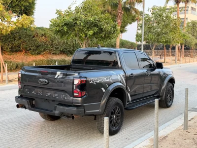 فورد رينجر رابتر موديل 2023 محرك 3.0L V6 توين تيربو دفع رباعي مواصفات خليجية