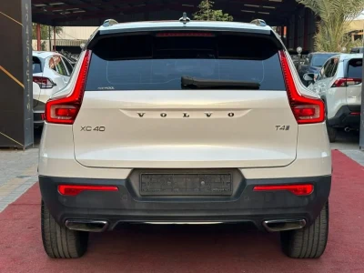 فولفو XC40 T4 موديل 2020 مواصفات خليجية