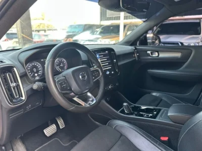 فولفو XC40 T4 موديل 2020 مواصفات خليجية