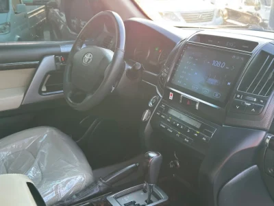 2010 Toyota Land Cruiser GXR V8 GCC Specs