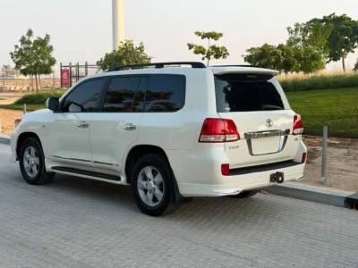 تويوتا لاند كروزر VXR موديل 2010 مواصفات خليجية